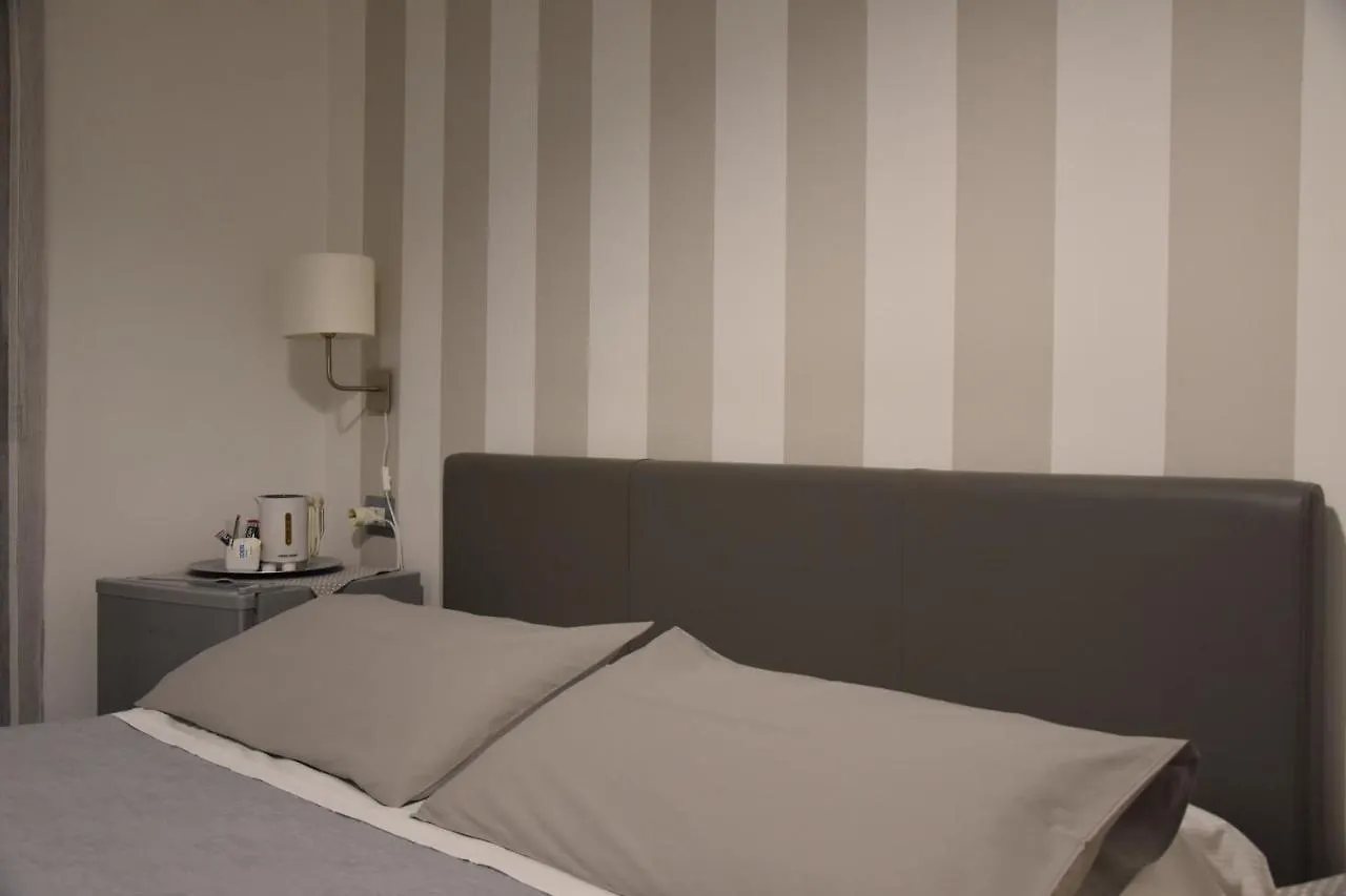 Affittacamere E Appartamenti - Rent Rooms And Apartments Le Camere Nel Corso - Adults Only La Spezia Konukevi