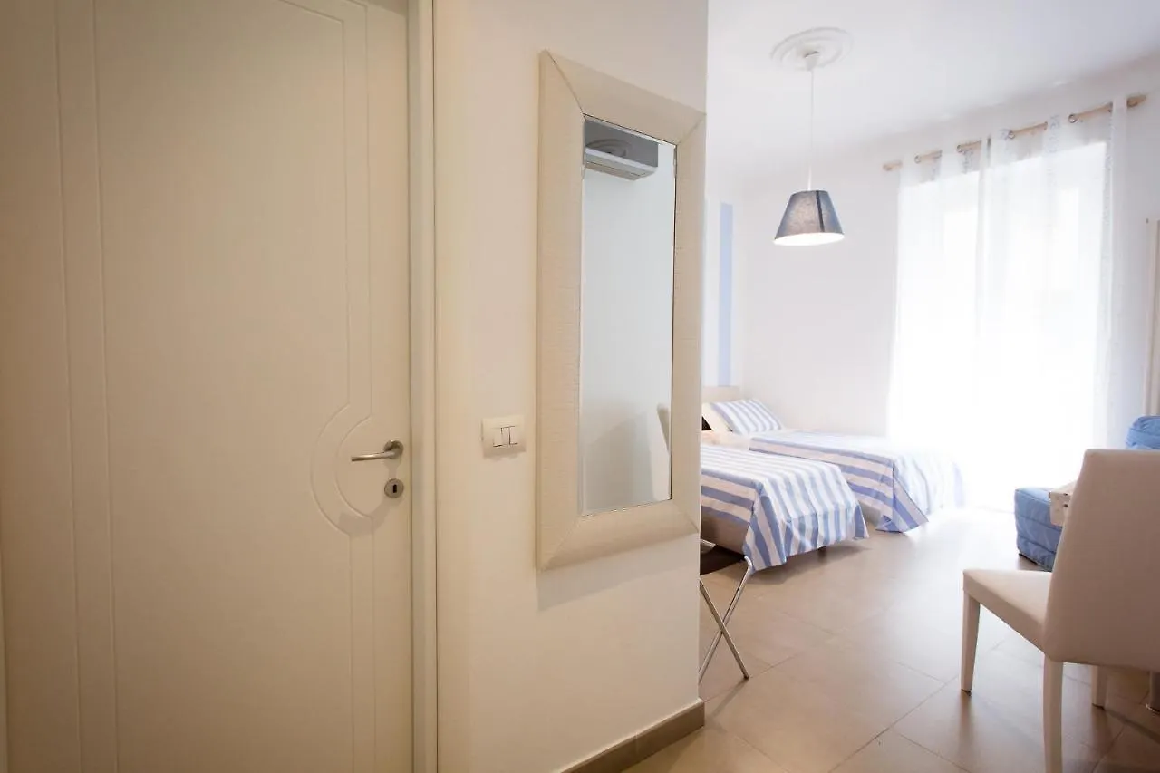 Affittacamere E Appartamenti - Rent Rooms And Apartments Le Camere Nel Corso - Adults Only La Spezia 2*,  Włochy